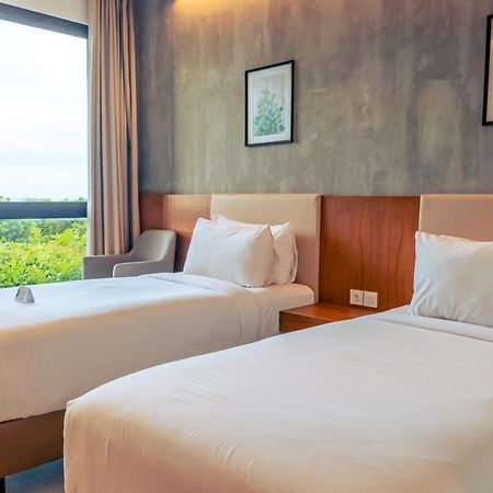 Kambaniru Beach Hotel And Resort Waingapu Eksteriør bilde