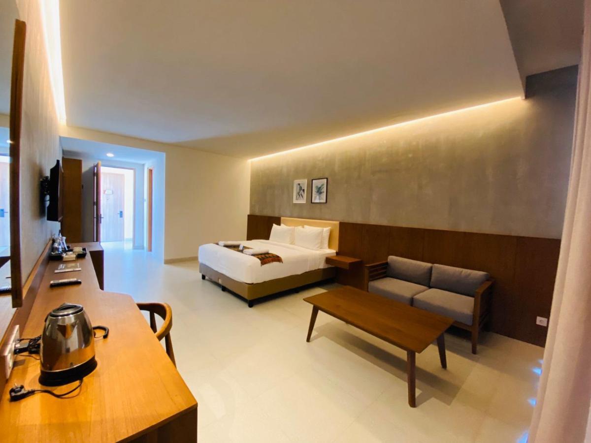 Kambaniru Beach Hotel And Resort Waingapu Eksteriør bilde