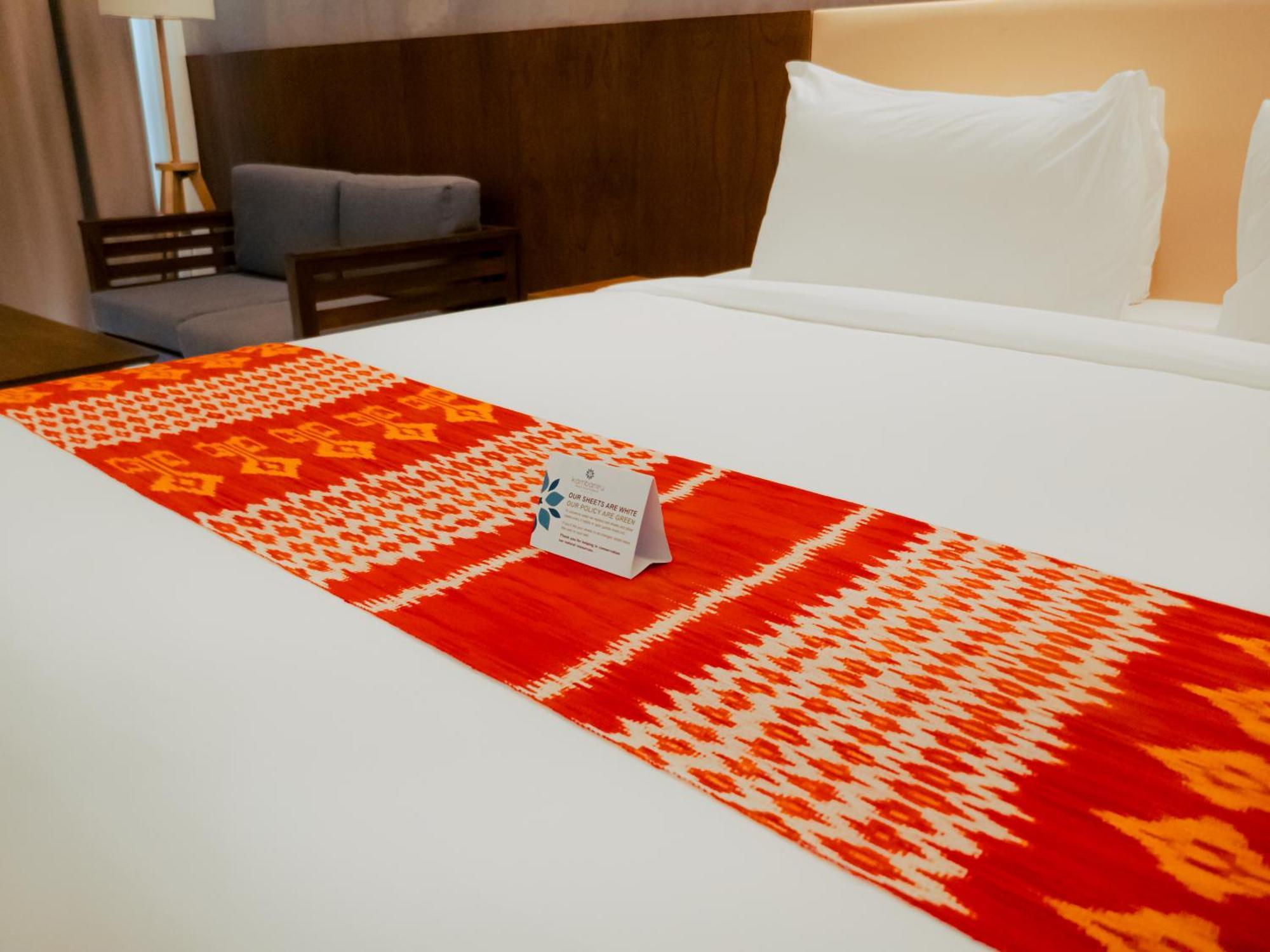 Kambaniru Beach Hotel And Resort Waingapu Eksteriør bilde